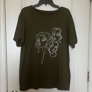 Artistic Outline Feminine Faces on Green